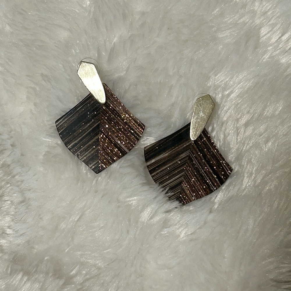 Kendra Scott Silver and Brown Textured Earrings